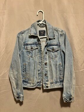 Abercrombie & Fitch Light Blue Stonewash Denim Jacket